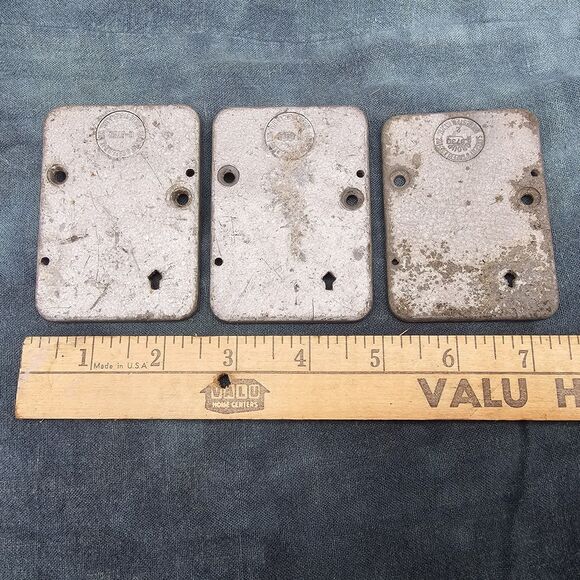 Sargent & Greenleaf S&G R-6730 Combo Safe Lock Backplates (Lot Of 3) R-6720-2 - Picture 2 of 7